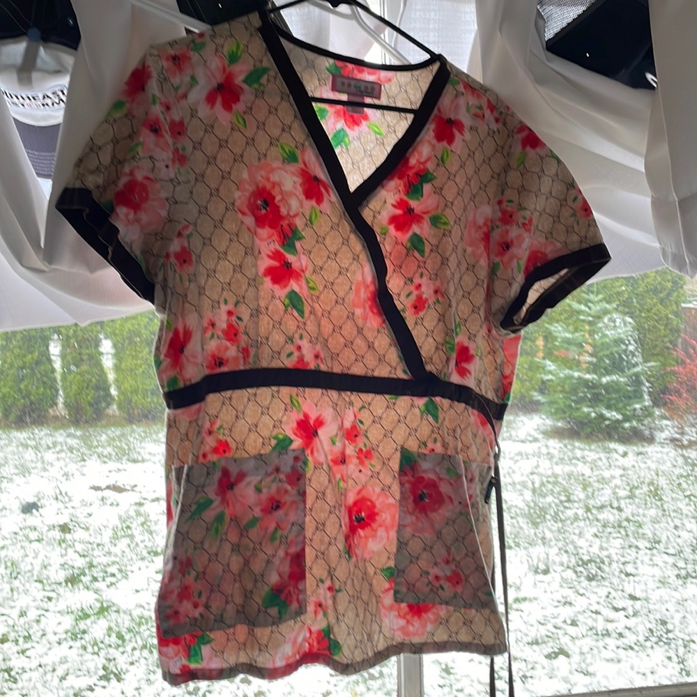 Koi scrub top